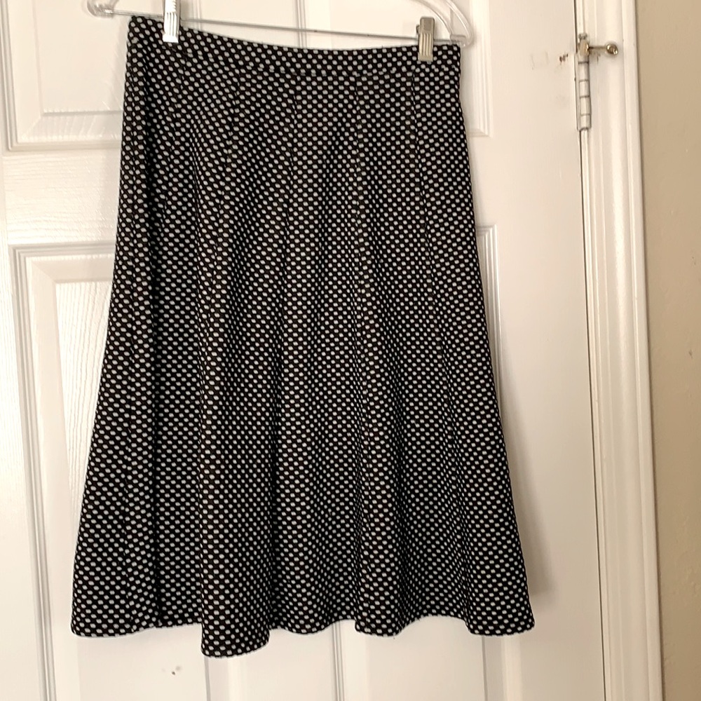 🦋4 for $15🦋 Black pull on skirt. Black and white polka dots.